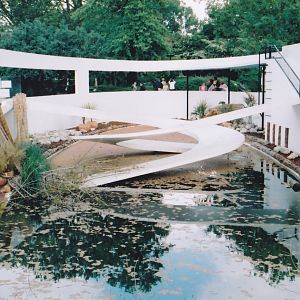 Chinese Alligator Enclosure (Lubetkin Penguin Pool)
