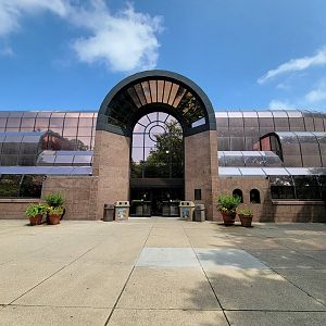 Cleveland Zoo, Rainforest - The building