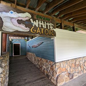 Swamp of the White Gators - entrance