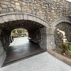 Pathway to water play area