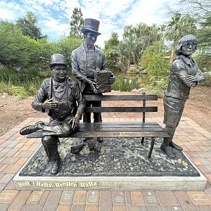 Wallace and Ladmo Show - Statue