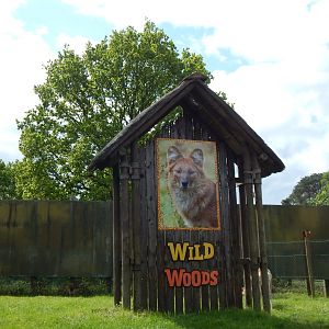 Entrance signage for Chinese dholes 150523