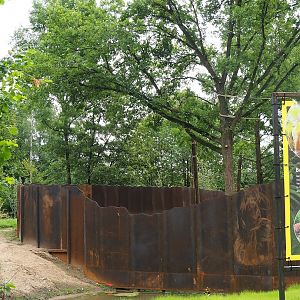 Future black howler and mantled tamarin exhibit under construction, 2023-07-18