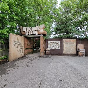 Columbus Zoo - Dinosaur Island (to get to the boat ride)