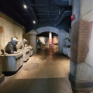 Columbus Zoo - Asia Quest, inside building, tiger subspecies statues