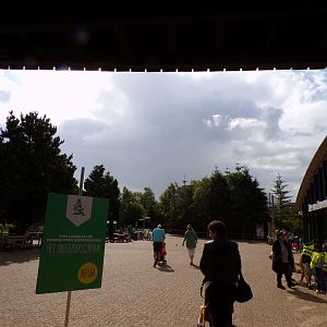 View coming into the zoo 13.7.23