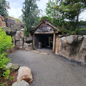 Toledo Zoo, Arctic Encounter - Polar bear-side entrance to building