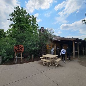 Toledo Zoo, Arctic Encounter - Wolf cabin