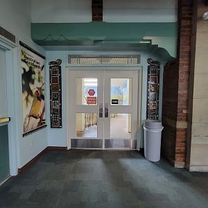 Toledo Zoo, Aviary - Entrance to Australian Grasslands