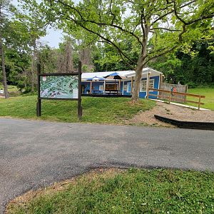 Oglebay Good Zoo - Serval building