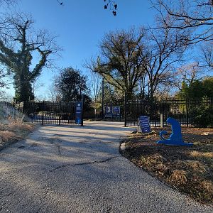 Smithsonian 2/22 - Gates were added to each entrance post-Covid