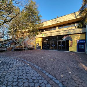Smithsonian 2/22 - Visitor Center with the best bathrooms, best gift shop, the help desk, etc