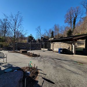 Smithsonian 2/22 - America Trail, mid-level sea lion viewing window was closed