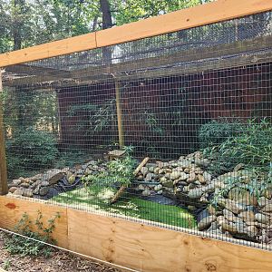 Lazy 5 Ranch - Empty bird exhibit