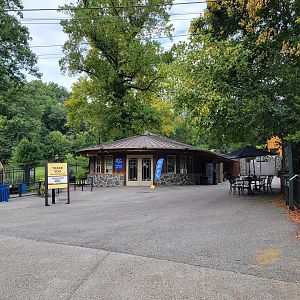 Brandywine - Ticket booth / gift shop from inside zoo