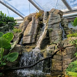 Waterfall, Meranti hall