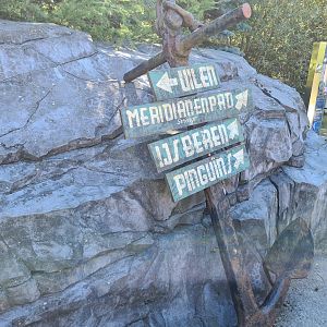 Nortica - Themed signage