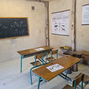 Serenga - Schoolhouse in Dogon village