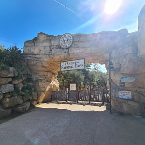 Serenga - Gateway to main Safari area