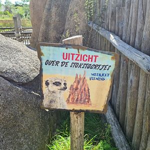 Serenga - Meerkat sign