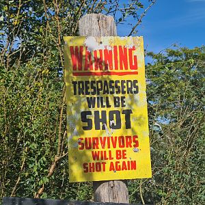 Serenga - Poacher's warning sign