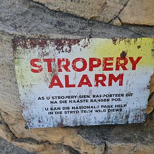 Serenga - Poacher warning sign