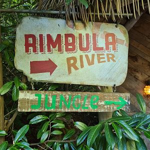 Jungola - Signage pointing to main greenhouse Rimbula