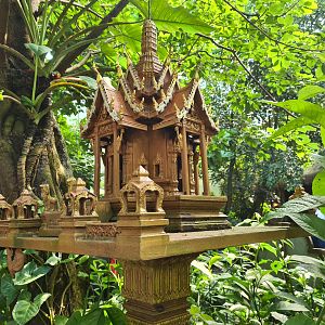 Rimbula - Mini-temple in Birdy Bush