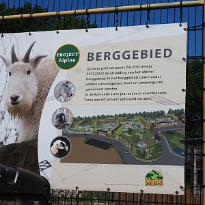 Signage for mountain animal area under construction, 2023-05-31