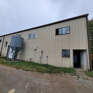 The Wilds - Giraffe barn