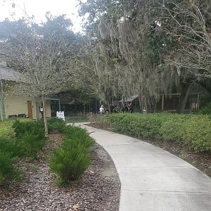 Moccasin Lake (Tampa Bay Raptor Center - 2022) - Entrance path