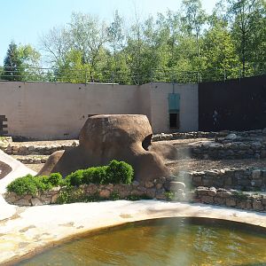 Polar bear exhibit, 2023-05-19