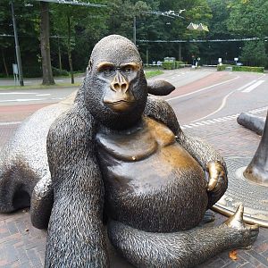 Gorilla statue at the entrance, 2023-10-07