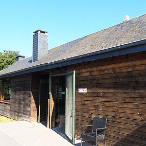 Park side of the entrance and gift shop building, 2023-06-24