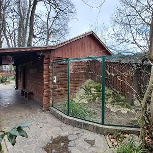 "Trapper's cabin" exhibit
