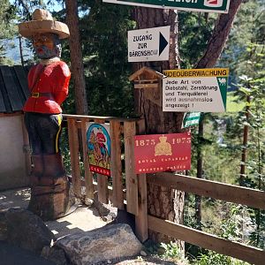 Der Weisser Zoo & Kameltheater Kernhof - Signages & warnings