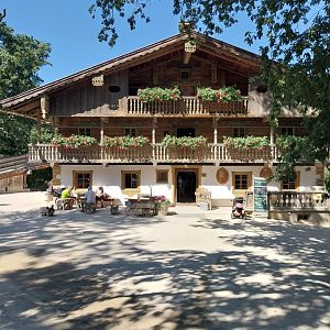 Tiroler farmhouse with artisanal farm store and coffee bar
