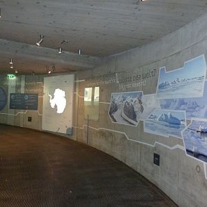 Franz Joseph Land - Polar dome visitors center - Education