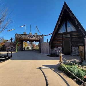Akron Zoo - Red panda exhibit and cute building