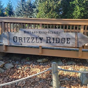 Akron Zoo - Grizzly Ridge sign