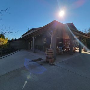 Akron Zoo - Cabin porch building