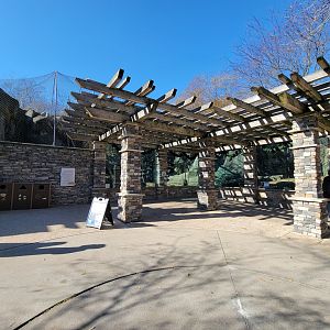 Akron Zoo - Snow leopard exhibit