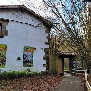 Entrance building and arch -Zoo de Santillana del Mar (2023)