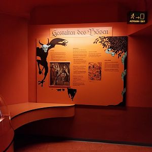 Haus der Natur - Aquarium - Shaping the evil