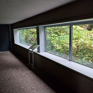 European brown bear shelter viewing point