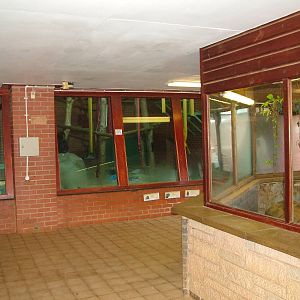 Ape House interior at Twycross 08/11/09