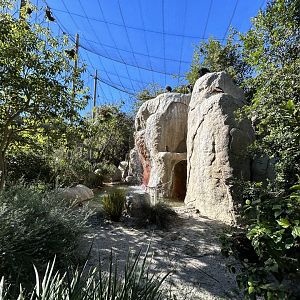 Wings of the World Aviary