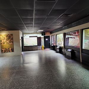 Birmingham Zoo - Inside of reptile house