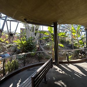 Animal Ambassador Exhibits - Wildlife Explorers Basecamp