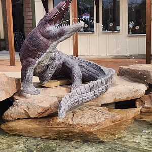 Alabama Gulf Coast Zoo - Alligator fountain